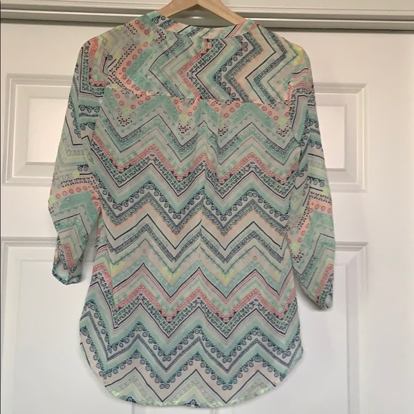 MAURICES Women’s 3/4 Sleeve Blouse sz Small - Picture 2 of 2